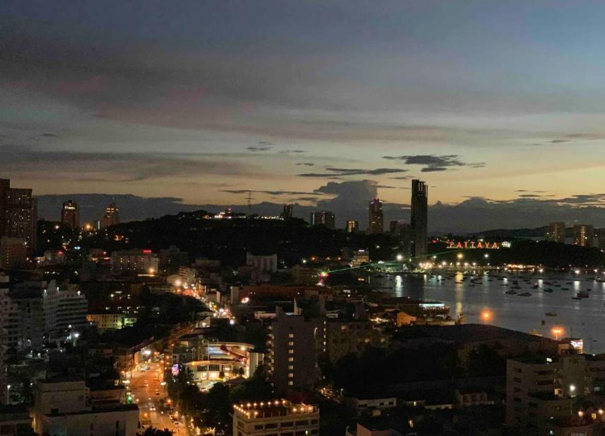 The Edge Central Pattaya Seaview With Infinity Pool & Free Netflix Exterior foto