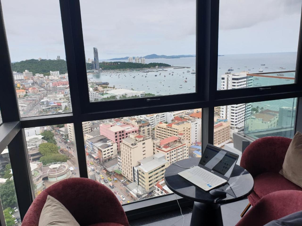 The Edge Central Pattaya Seaview With Infinity Pool & Free Netflix Exterior foto